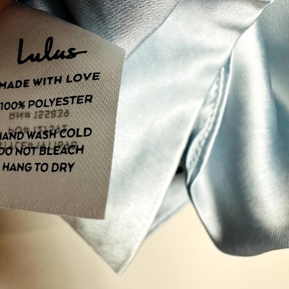 Lulus NWT Luxe'd Out Satin Silk Scoop Neck Cropped Tank Top Light Blue Size XS - Picture 9 of 10